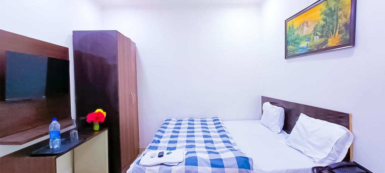 Hotel Tom - Jungpura Chruch Road Nowe Delhi Zewnętrze zdjęcie