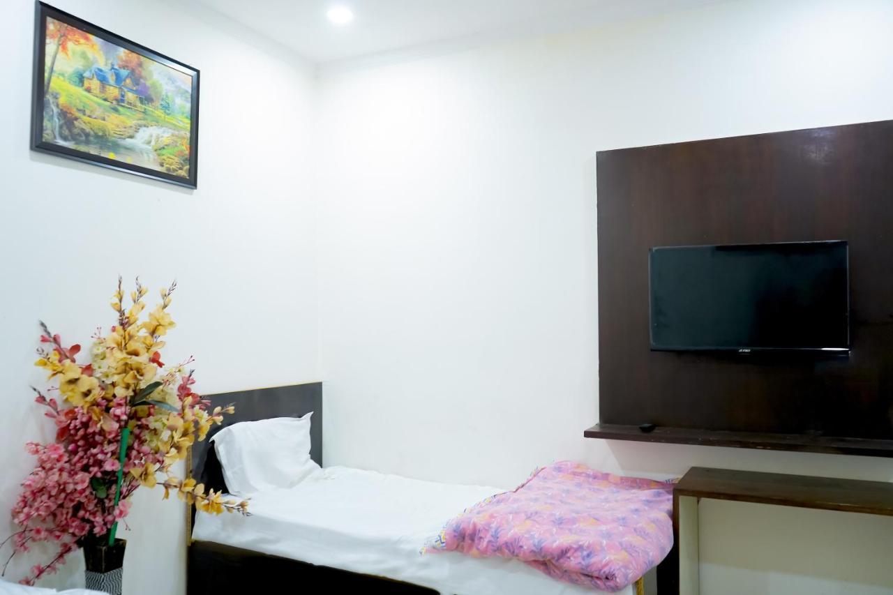 Hotel Tom - Jungpura Chruch Road Nowe Delhi Zewnętrze zdjęcie