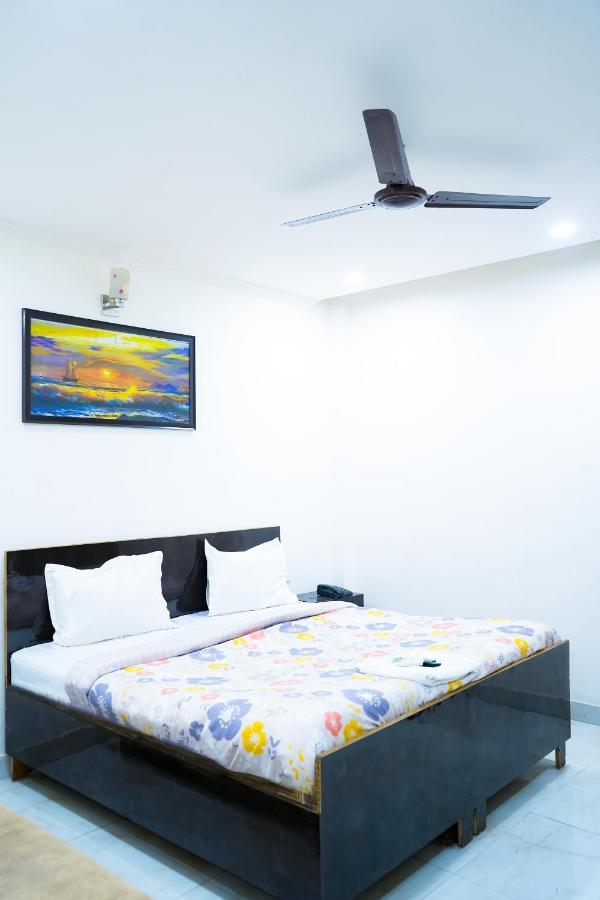 Hotel Tom - Jungpura Chruch Road Nowe Delhi Zewnętrze zdjęcie