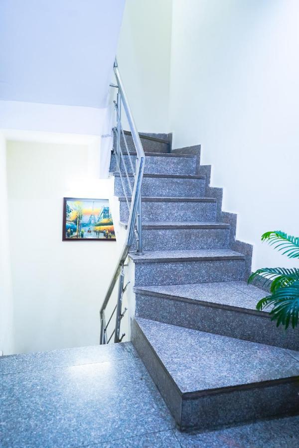 Hotel Tom - Jungpura Chruch Road Nowe Delhi Zewnętrze zdjęcie